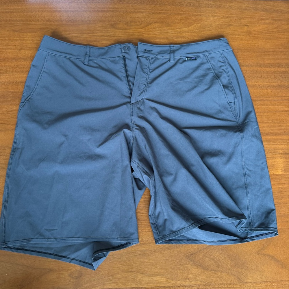 NWOT Patagonia Hybrid Boardshorts (Men's 34) - Steel Gray